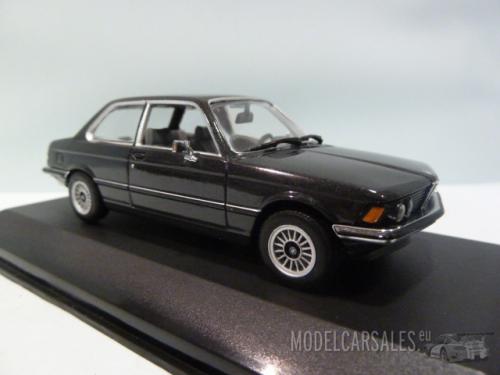 BMW 323i Saloon